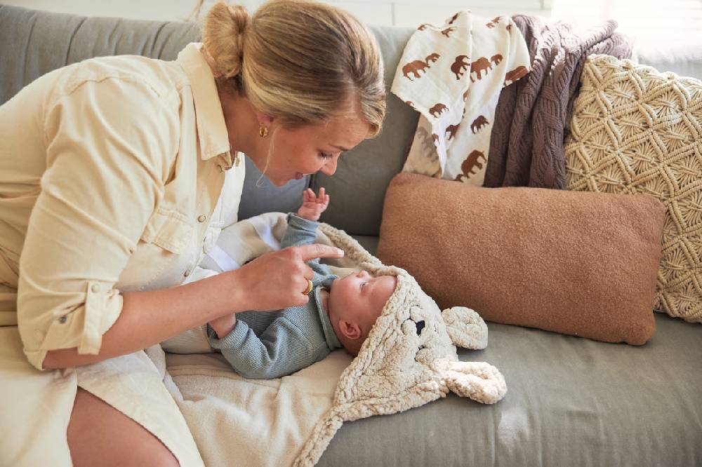 Jollein Einschlagdecke für Babyschale Bunny Nougat Valentinstagsangebot