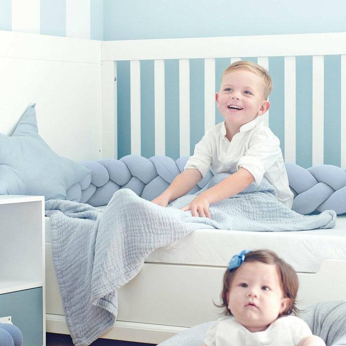 Nordic Coast Company Bettschlange geflochten Hellblau Jersey Sonderangebot