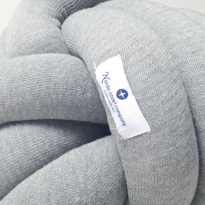 Nordic Coast Company Knotenkissen Strick Hellgrau 50% Rabatt mit kostenlosem Versand