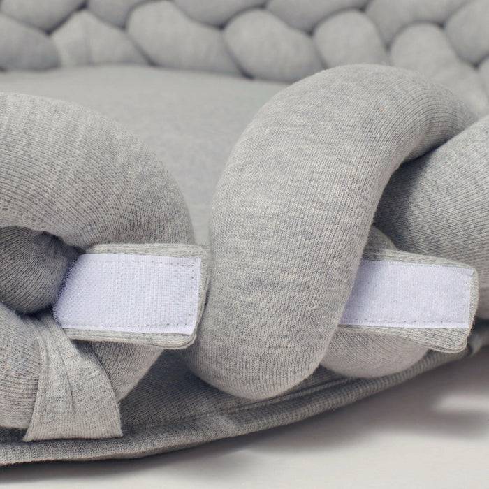 Nordic Coast Company Baby Nest geflochten Grau Vierteljährliche Förderung