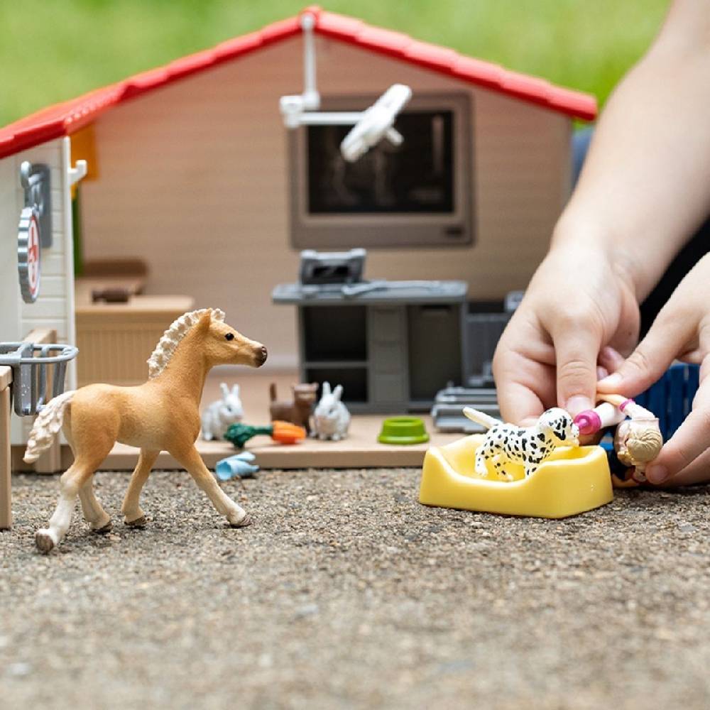 Schleich Tierarzt-Praxis mit Haustieren Fabrikladen