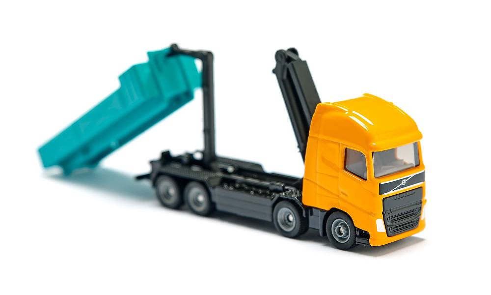 Siku Volvo Abrollkipper mit Kran 10168300000 im Angebot