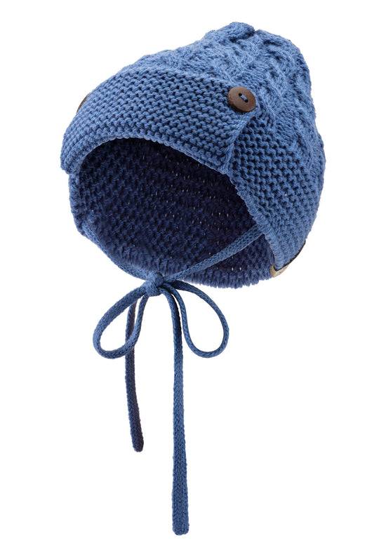 Sterntaler Mütze aus Strickware mit Holzknöpfen