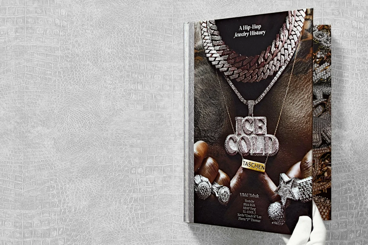 TASCHEN Ice Cold. A Hip-Hop Jewelry History JETZT KAUFEN
