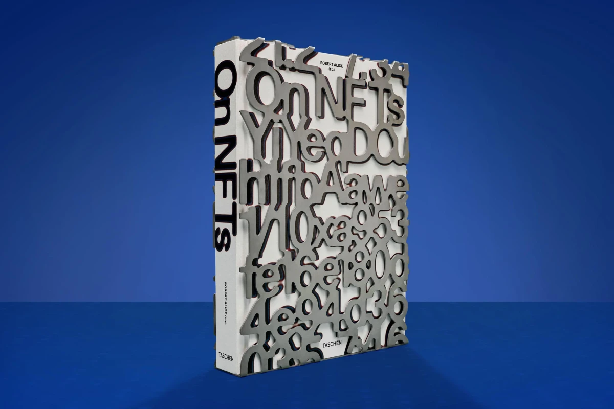 TASCHEN On NFTs. Art Edition No. 1–100, Sofia Crespo ‘{{floral automata_1236}}’ Sonderangebote