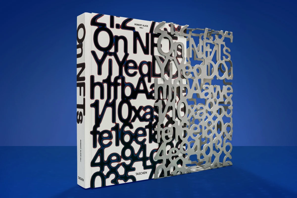 TASCHEN On NFTs. Art Edition No. 1–100, Sofia Crespo ‘{{floral automata_1236}}’ Sonderangebote