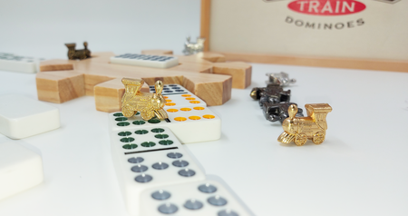spieleoffensive Mexican Train in Holzbox Verkauf