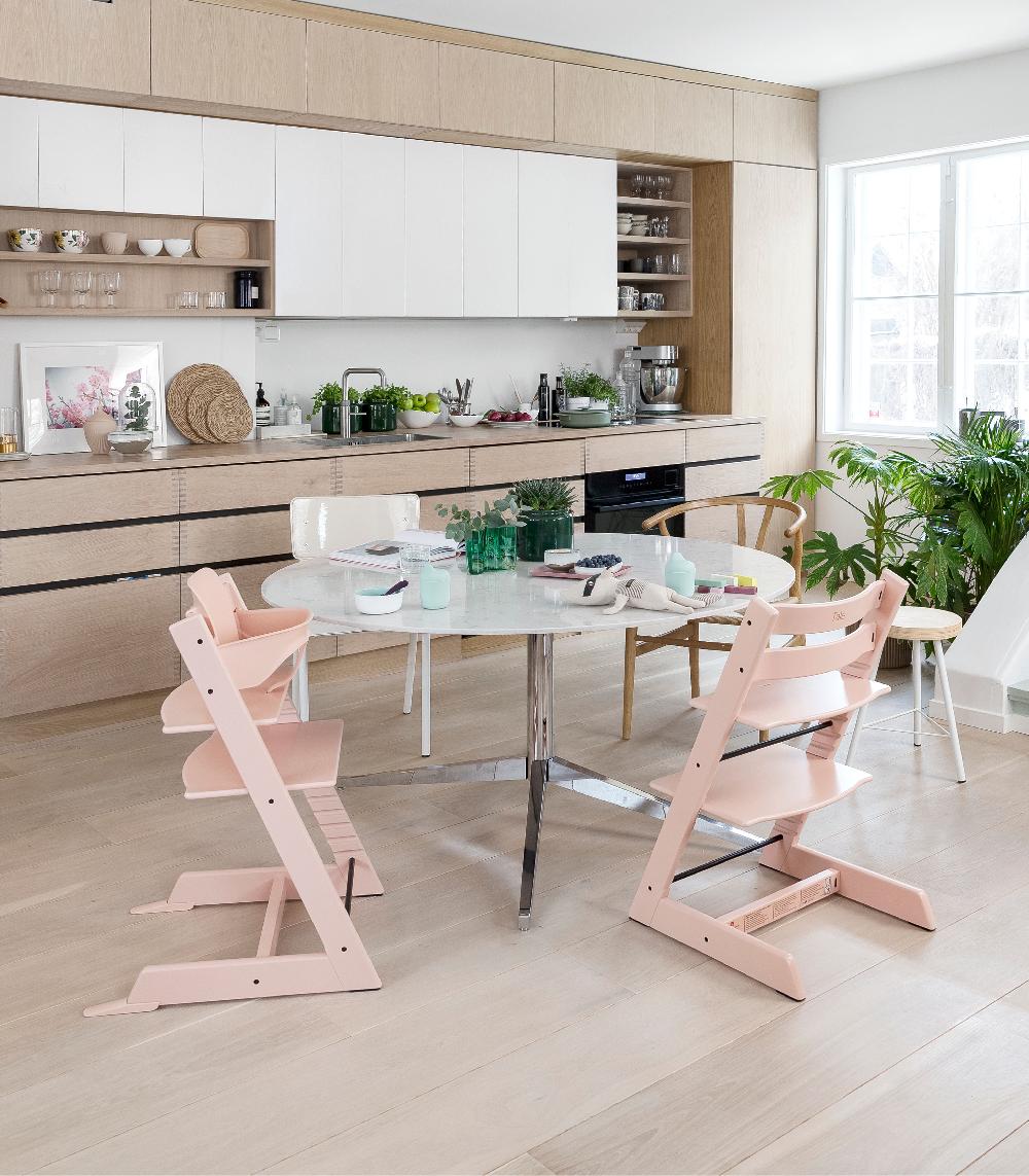 babymarkt Tripp Trapp Hochstuhl Buche Serene Pink + Gratis Baby Set V2 Serene Pink Jubiläumsangebot