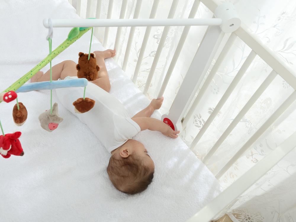 babymarkt Mobile-Halter Holz weiß Kostenloser Versand international
