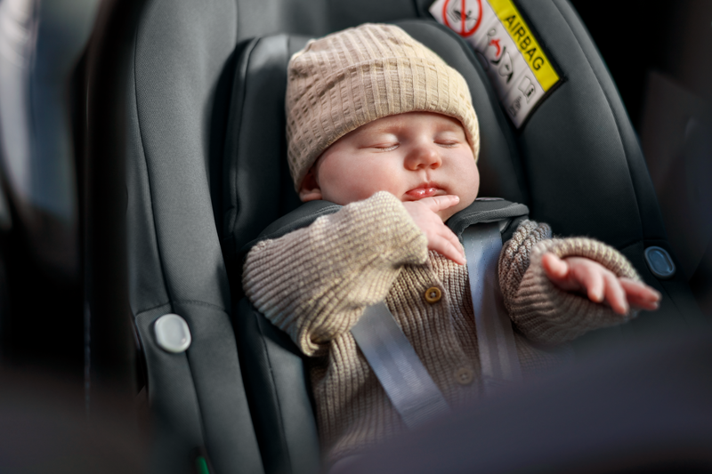 babymarkt Babyschale Pebble S Tonal Black inkl. Reboarder Pearl S Tonal Black und Basisstation FamilyFix S Black Riesige Rabatte