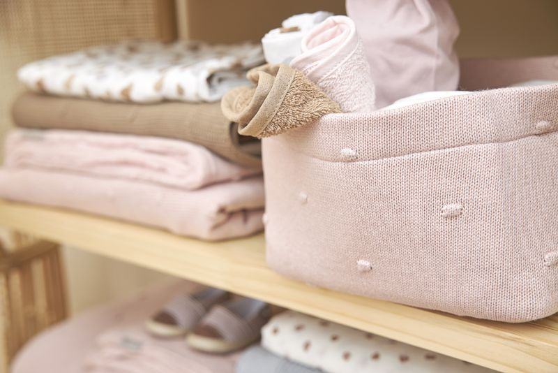 babymarkt Wickeltischkörbchen klein Knots Soft Pink im Angebot