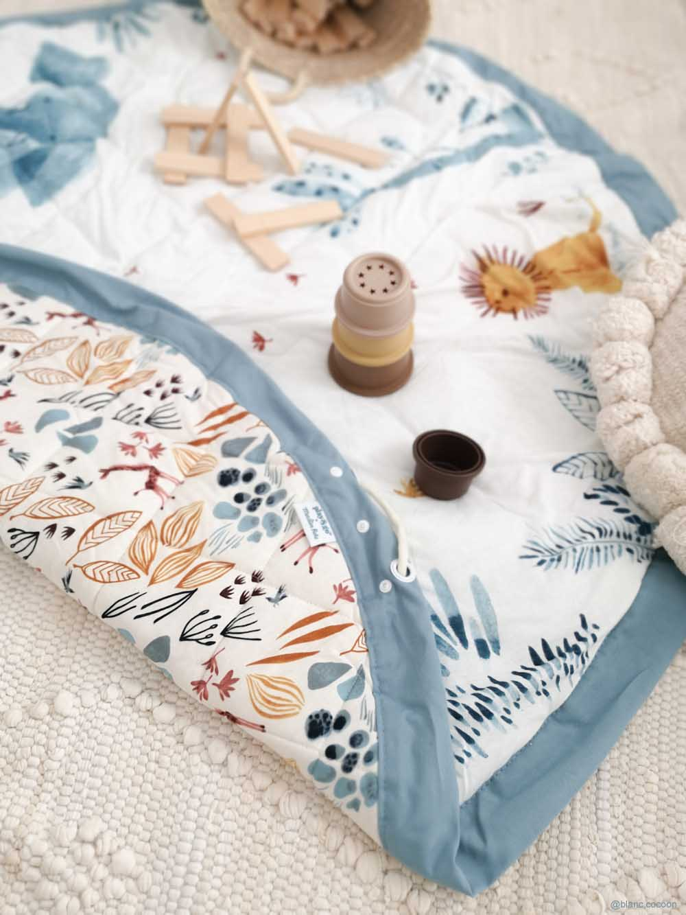babymarkt play&go 2-in-1-Aufbewahrungstasche und Spielmatte Moulin Roty baobab blue ⌀120 cm Günstiger Verkauf