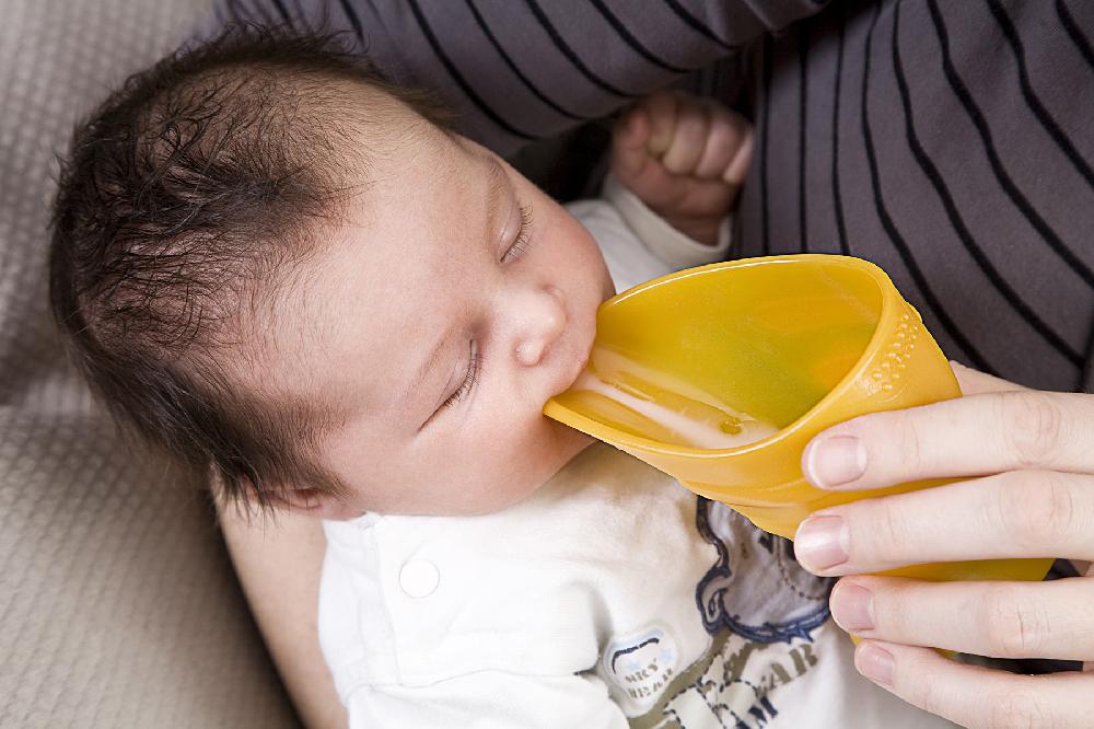 babymarkt Trinklernbecher CamoCup gelb Outlet