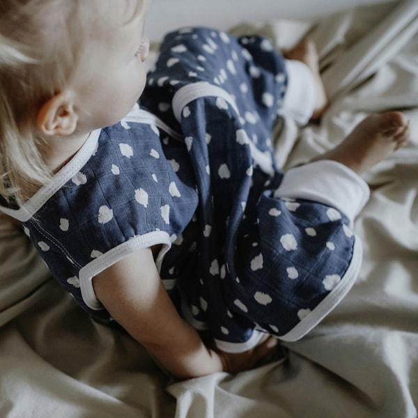 babywalz emma & noahSommer-Sleepoverall Musselin 0.5 TOG Punkte blau Kostenloser Versand