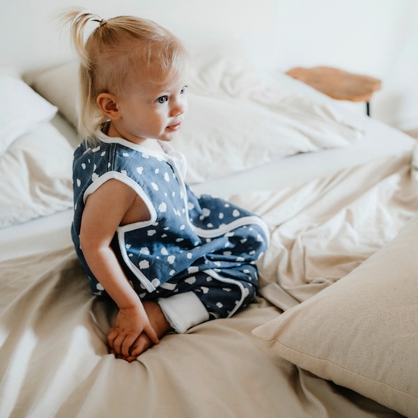 babywalz emma & noahSommer-Sleepoverall Musselin 0.5 TOG Punkte blau Kostenloser Versand