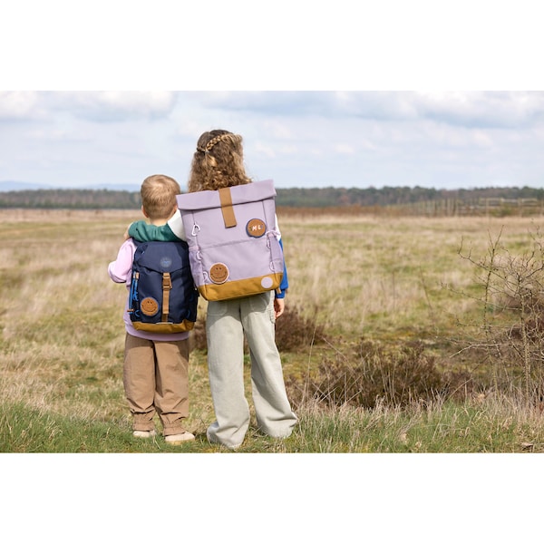 babywalz LässigKindergartenrucksack Outdoor Mini Backpack Little Gang dunkelblau Vatertagsangebot