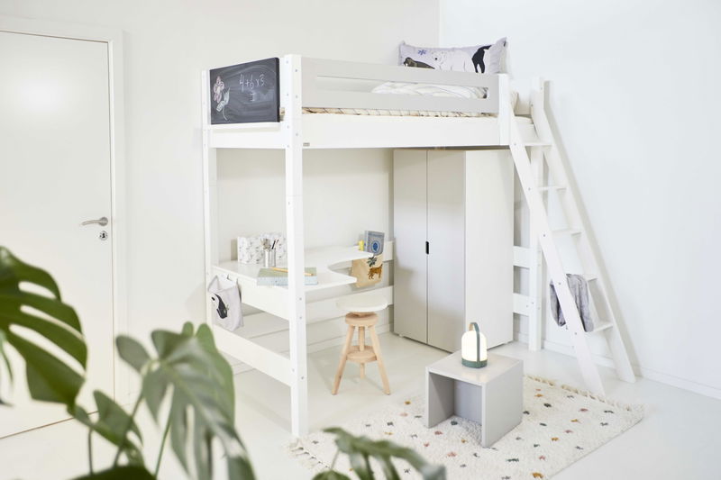 babyonlineshop Manis-h Hochbett FENRIS 90x200 cm einfarbig mit Sofamodul - 22 Farben wählbar Outlet