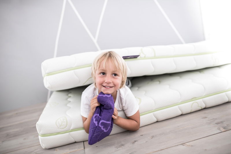 babyonlineshop Träumeland Universum Matratze 90 x 190 cm Letzte 3 Tage