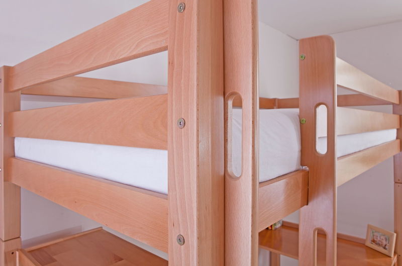babyonlineshop Relita TOLI Hochbett Buche massiv natur lackiert Online Outlet